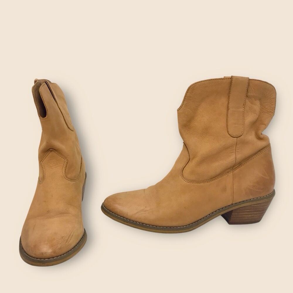 Crown Vintage Tan Soft Leather Heeled B=Booties Size 8M
